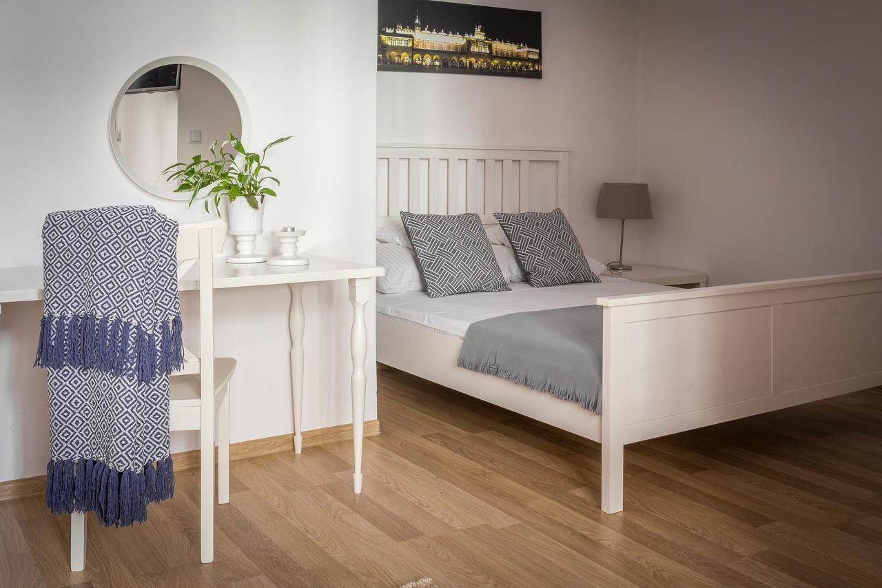 Fragola Budget Apartments & Rooms Краків Екстер'єр фото