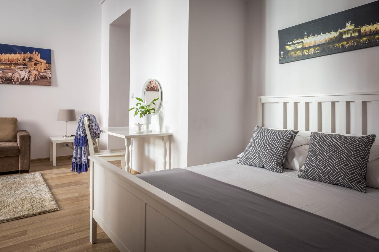 Fragola Budget Apartments & Rooms Краків Екстер'єр фото